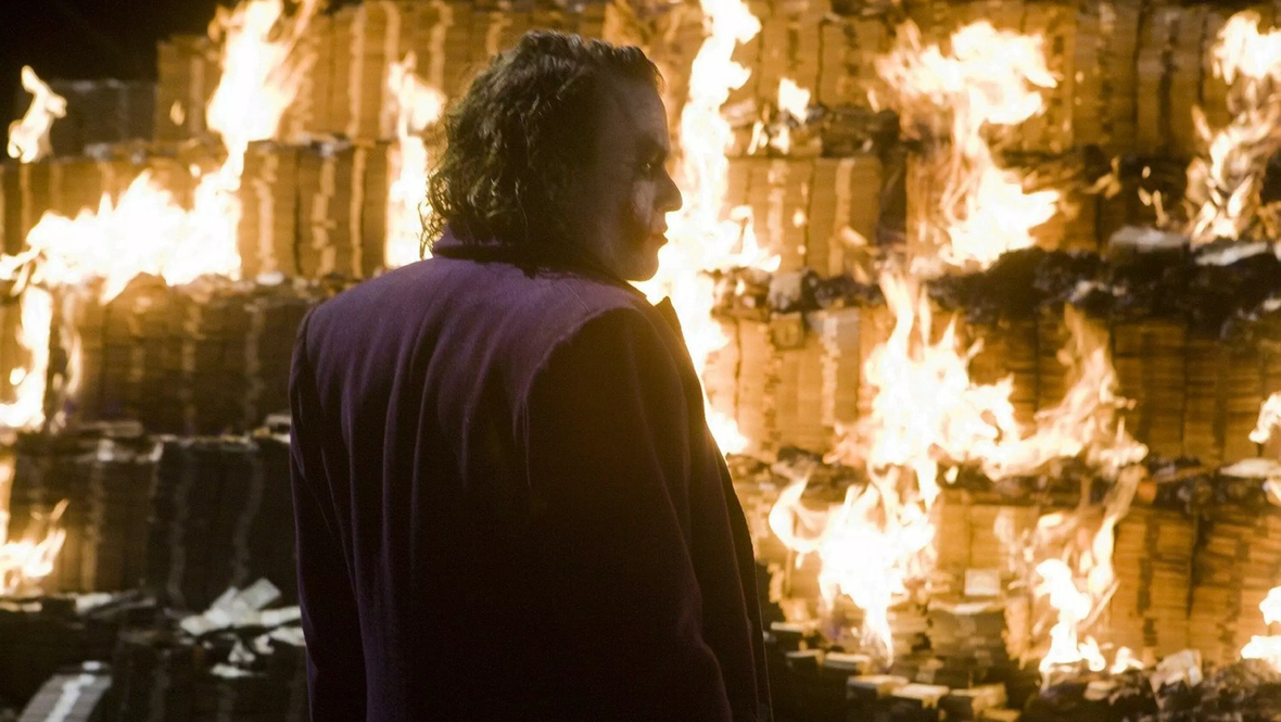 Кадр из фильма «Темный рыцарь», режиссер Кристофер Нолан, DC Comics, Warner Bros. Pictures