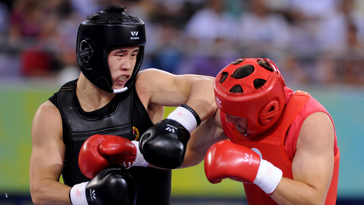 Муслим Салихов (справа). Боец ММА Муслим Салихов (справа)