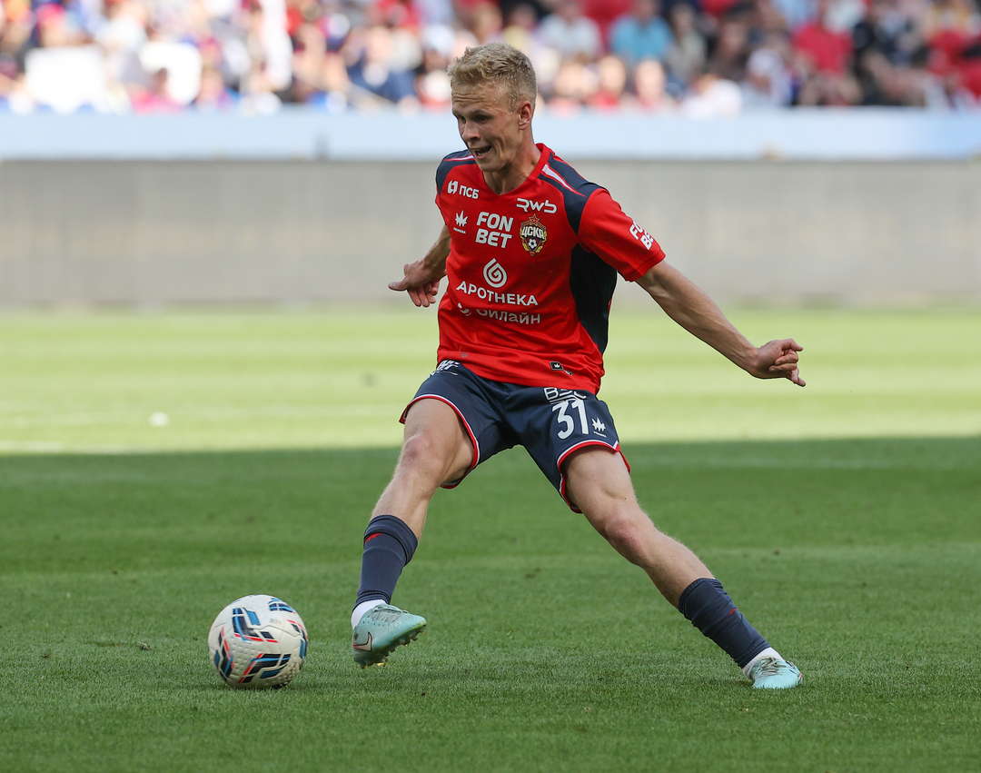 Полузащитник ЦСКА Матвей Кисляк.