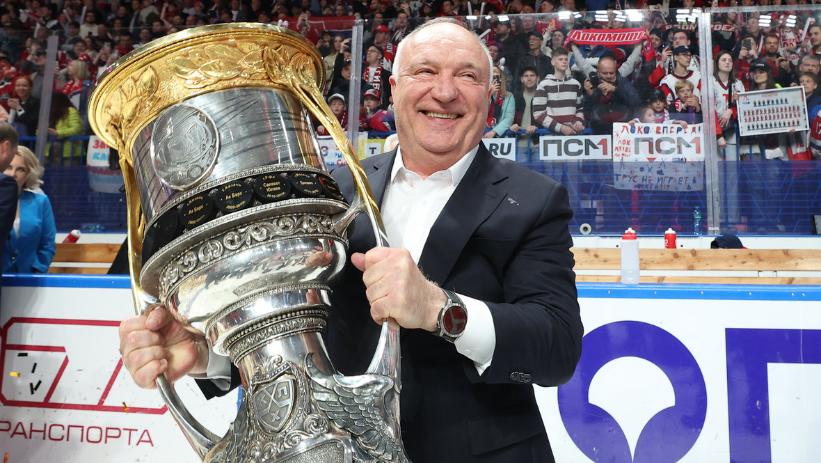 Юрий Яковлев.