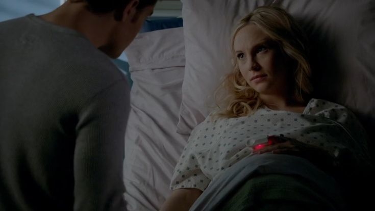 Кадр из сериала «Дневники Вампира», реж. Крис Грисмер, Джошуа Батлер, Майкл А. Алловиц, Warner Bros. Television