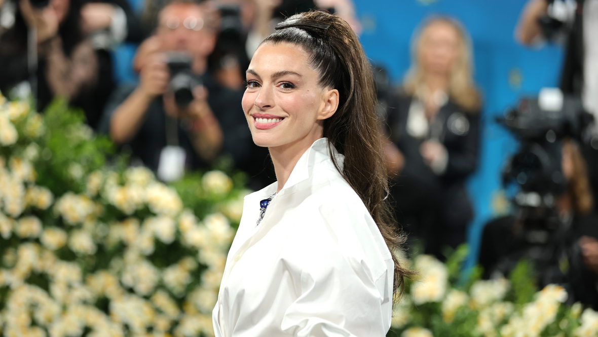 Энн Хэтэуэй.