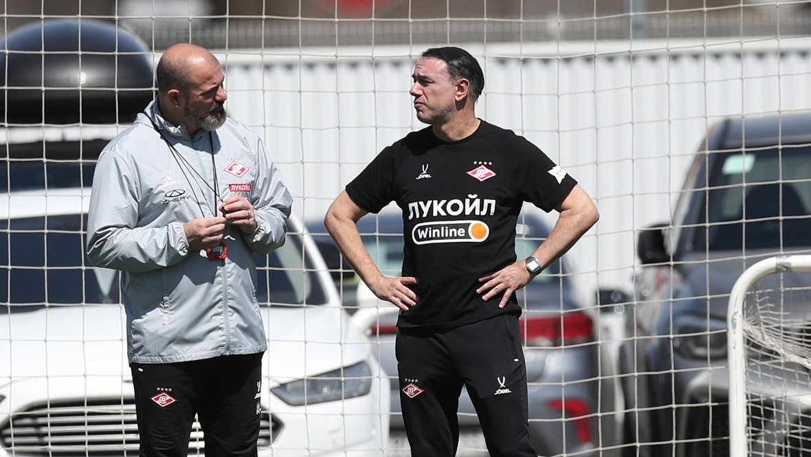 Деян Станкович и Франсис Кахигао.