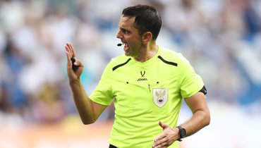 В матче «Спартака» вновь в центре внимания судьи: два пенальти в ворота красно-белых и удаление Хлусевича