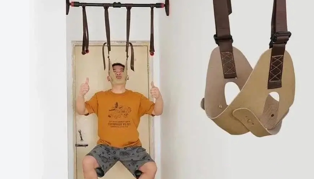 Китайцы подвешивают себя за голову ради сна