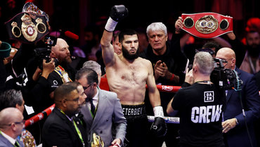 Бетербиев не стал ждать Бивола и принял бой в ноябре. Их трилогия вообще когда-нибудь состоится?