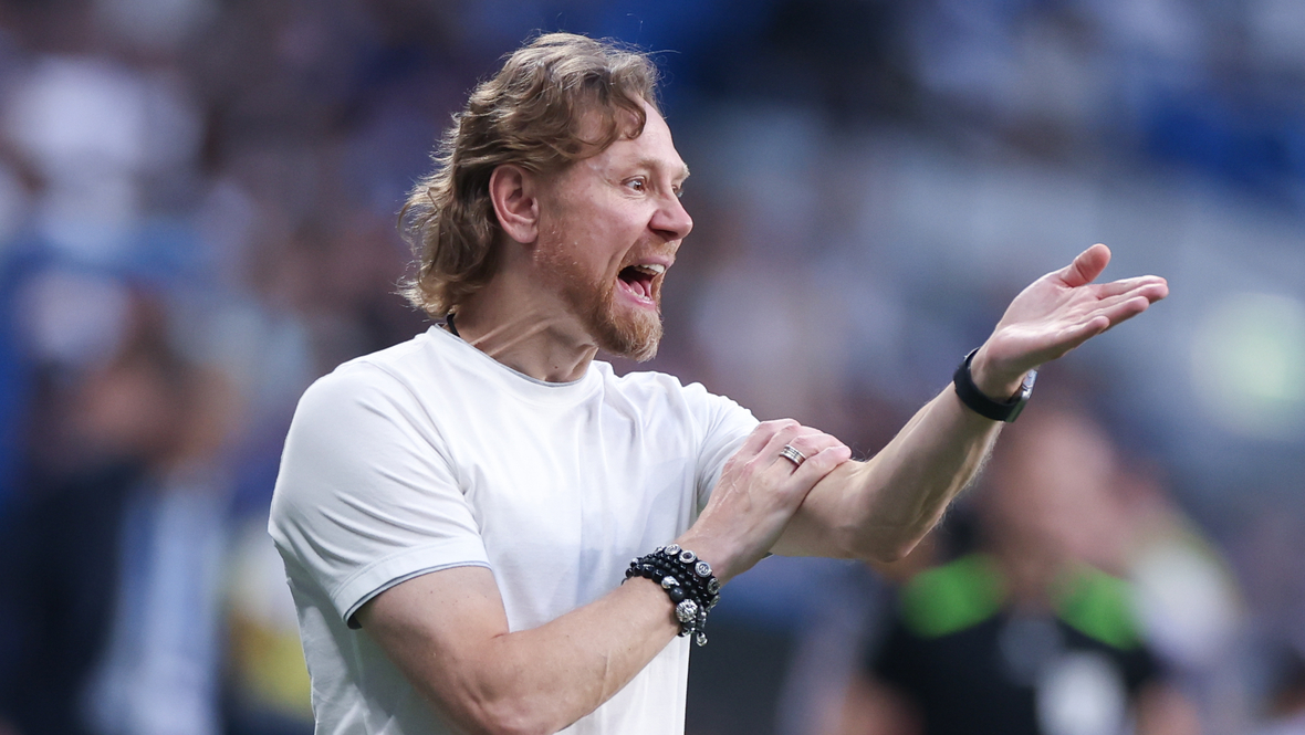 Валерий Карпин.