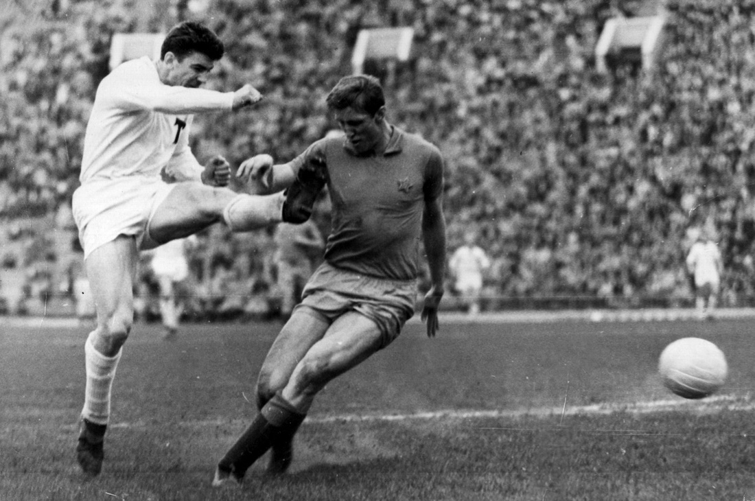 Альберт Шестернев (справа).