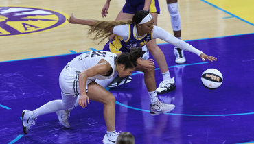 Баскетболистки женской НБА стали жертвами криптовалютчиков. Ради рекламы площадки забрасывают секс-игрушками