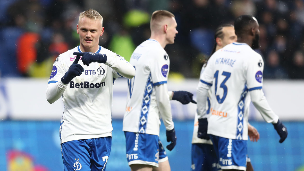 Константин Тюкавин.