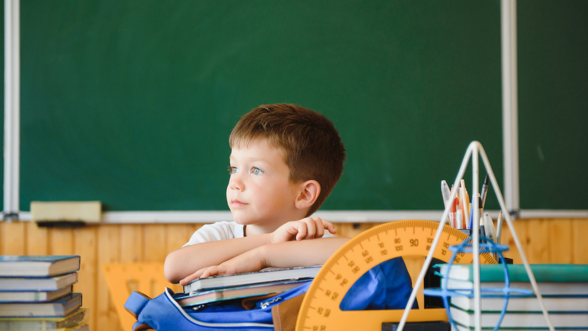 Мальчик в школе
