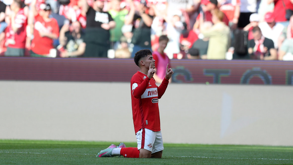 Манфред Угальде.