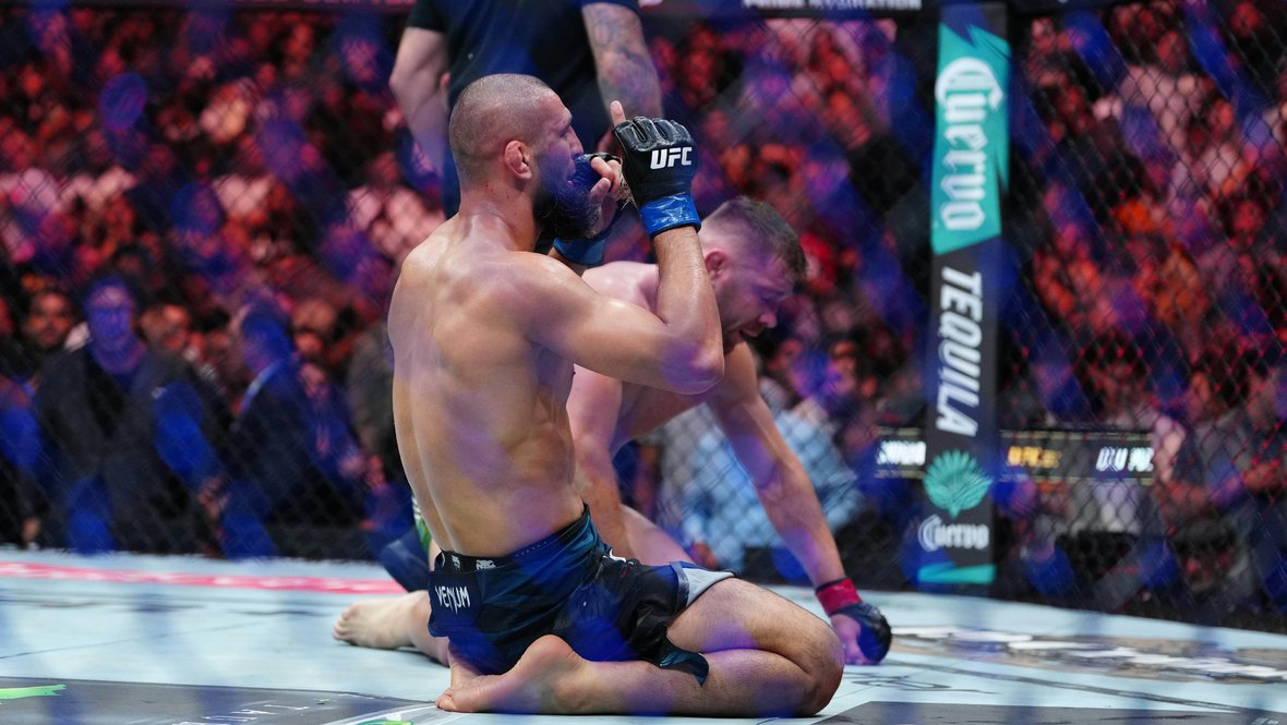 Хамзат Чимаев и Дрикус дю Плесси.