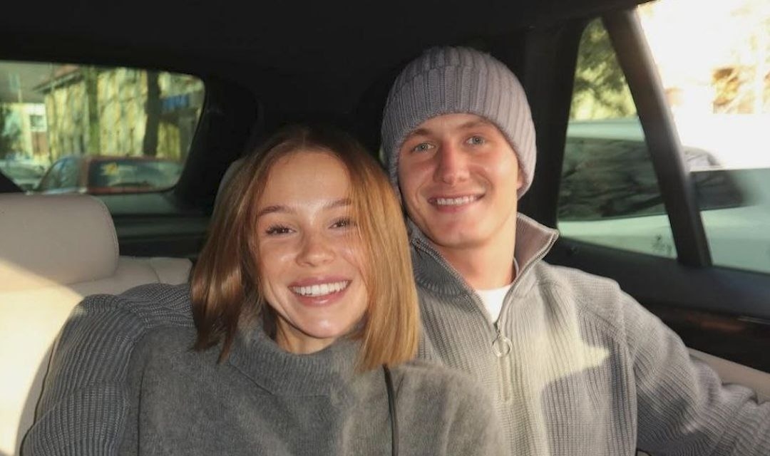 Иван Игнатьев со своей девушкой.