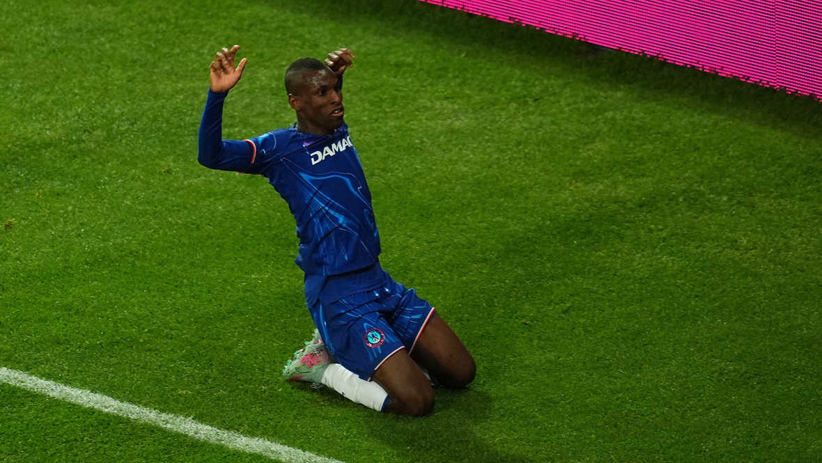 Николас Джексон.