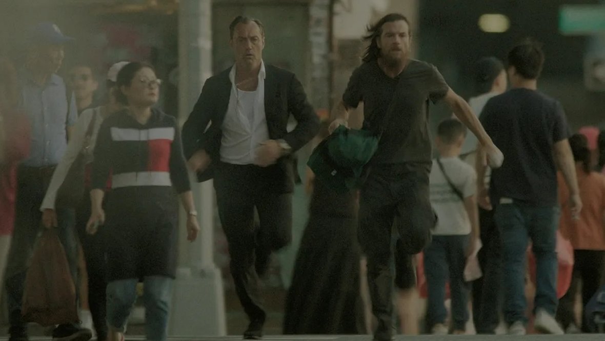 Кадр из мини-сериала «Черный кролик», реж. Джейсон Бейтман, Джастин Курзель, Лора Линни и др., Netflix, Aggregate Films, Automatik Entertainment