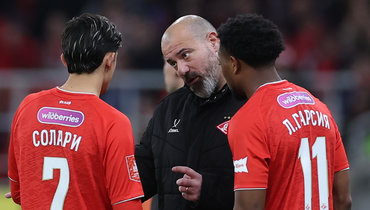 Пабло Солари, Деян Станкович и Ливай Гарсия (слева направо).