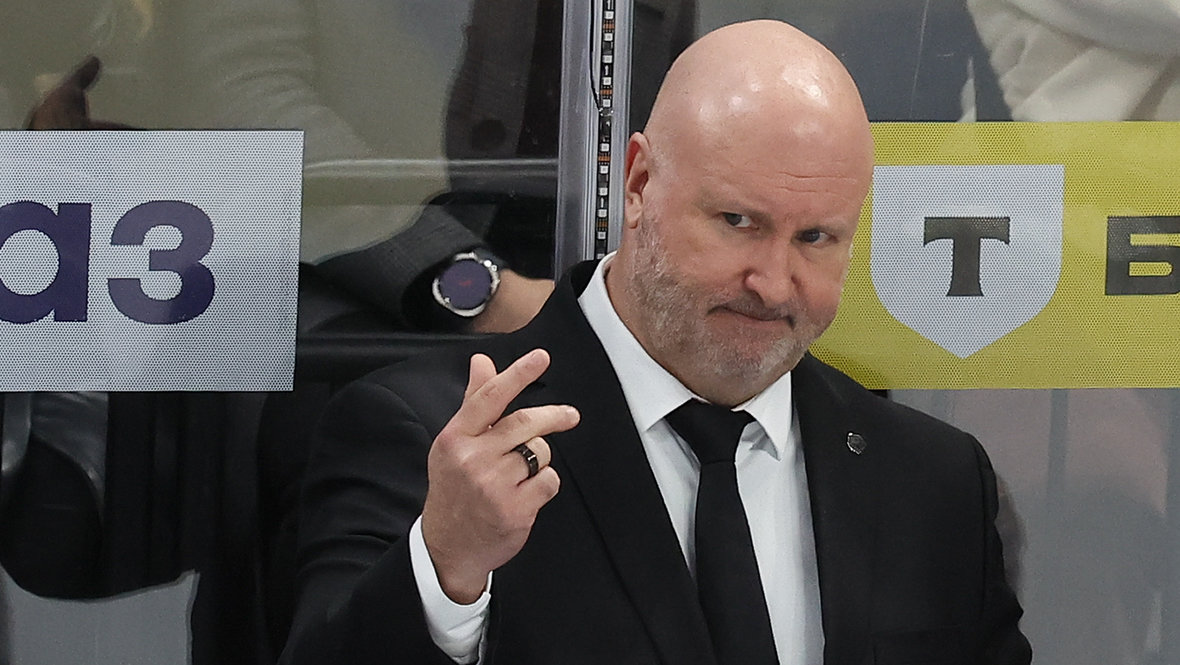 Главный тренер «Трактора» Бенуа Гру.