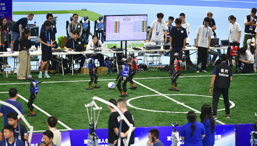 Гуманоидные роботы провели свою первую олимпиаду. Надо ли переживать из-за этого людям-спортсменам?