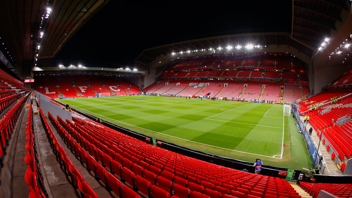 Стадион «Энфилд» в Ливерпуле.