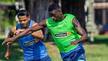 Дуглас Сантос и Луис Энрике.