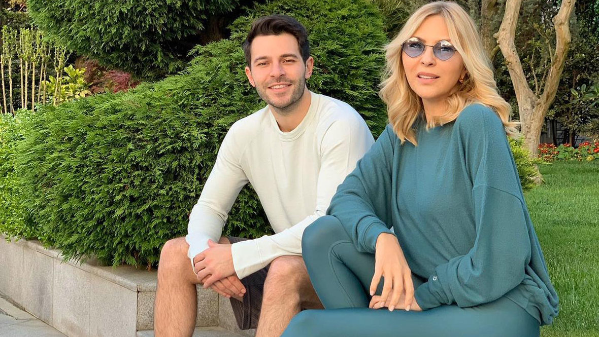 Хакан и Арзу Сабанджи. Хакан и Арзу Сабанджи.