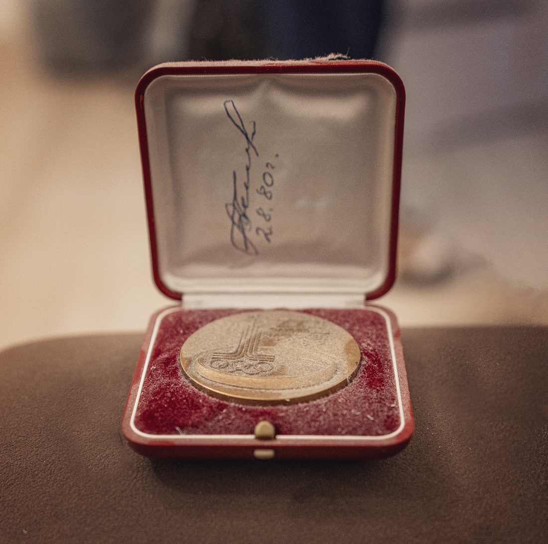 Олимпийская медаль Константина Бескова 1980 года.