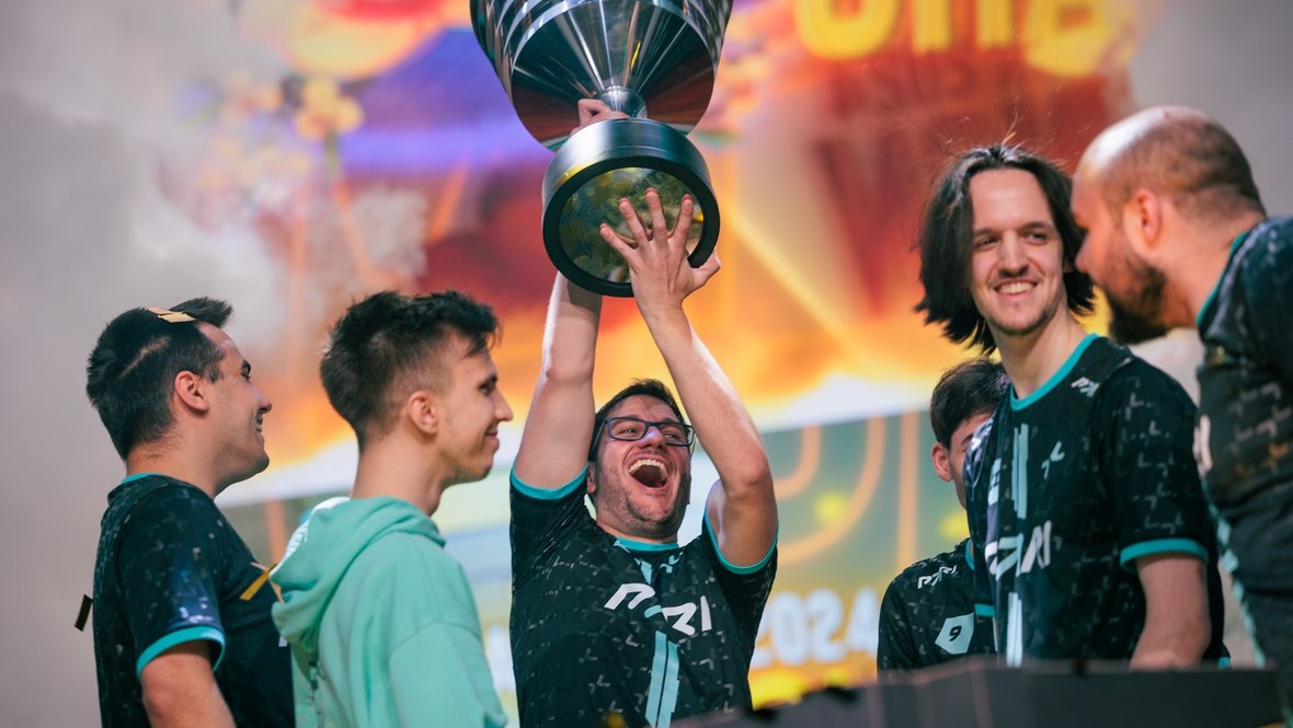 Чемпионское фото PARIVISION на ESL One Raleigh-2025.