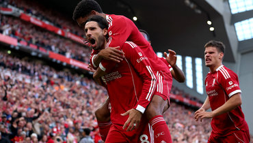 «Ливерпуль» победил «Арсенал» благодаря голу Собослаи со штрафного в концовке