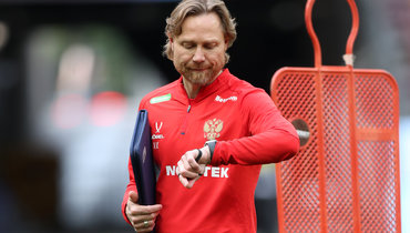 Главный тренер сборной России Валерий Карпин.