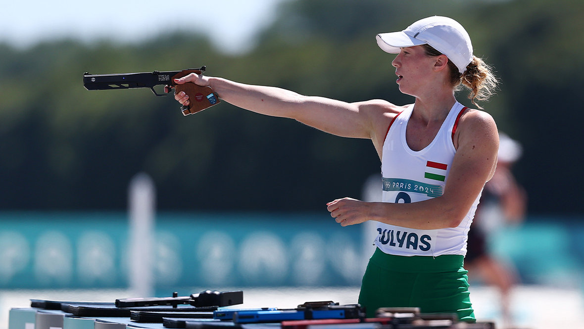 Мишель Гуляш.