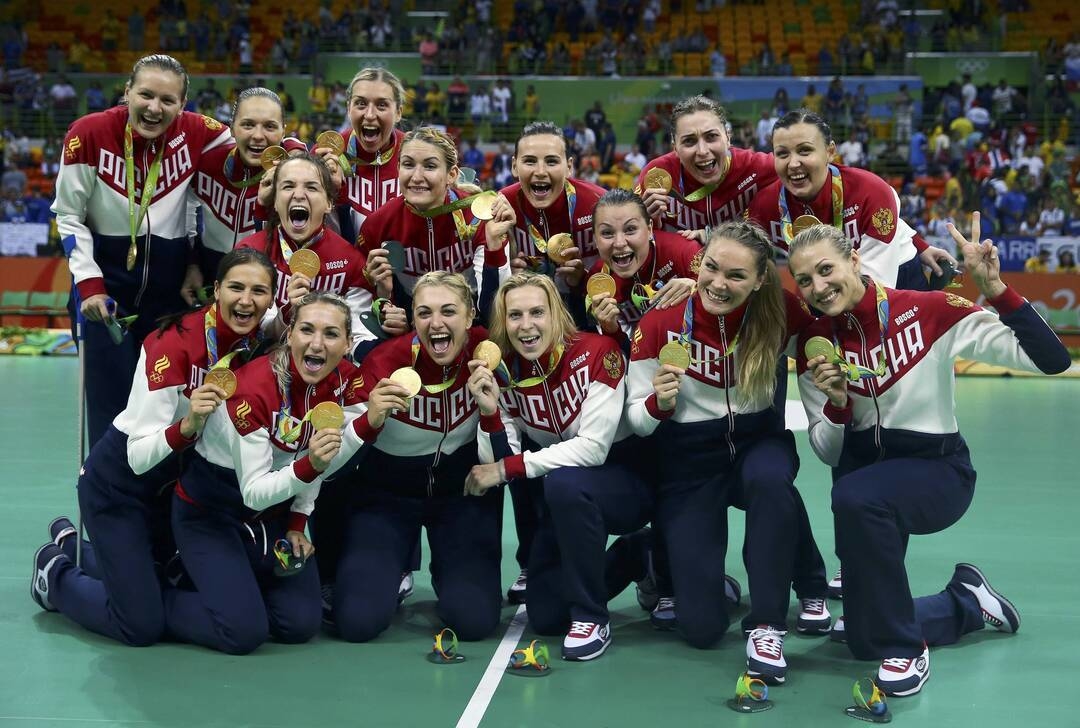 Гандболистки сборной России с золотыми медалями Рио-2016.