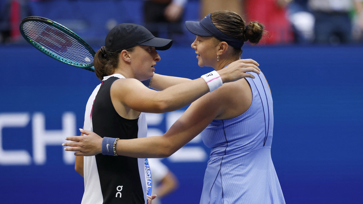 Ига Свентек и Аманда Анисимова.