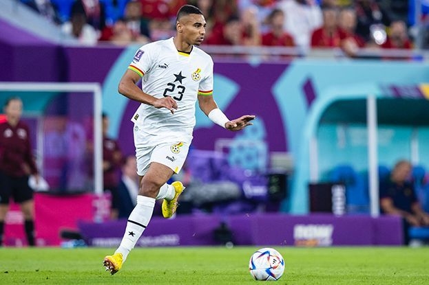 Александер Джику.