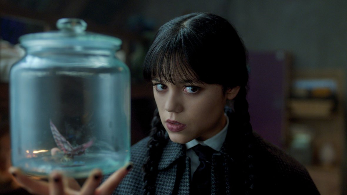 Кадр из сериала «Уэнсдей», создатели Альфред Гоф, Майлз Миллар, режиссер Тим Бертон, Netflix