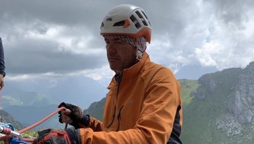 Пропавший в горах Краснодарского края альпинист-фотограф обнаружен живым. Его искали шесть дней