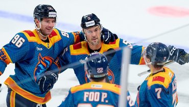 «Шанхай Дрэгонс» обыграл СКА (7:4) в матче регулярного чемпионата КХЛ 6 сентября.