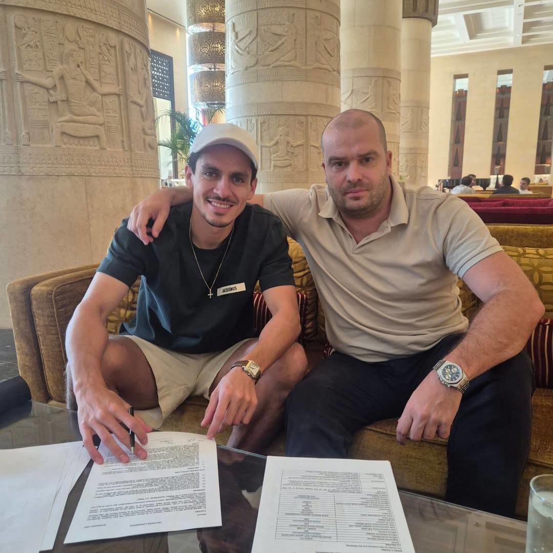 Хесус Медина и его посредник Мануэль Стоянович.