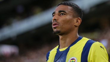 Трансфер Джику в «Спартак» все-таки не состоялся. Президент «Фенербахче» передумал продавать футболиста