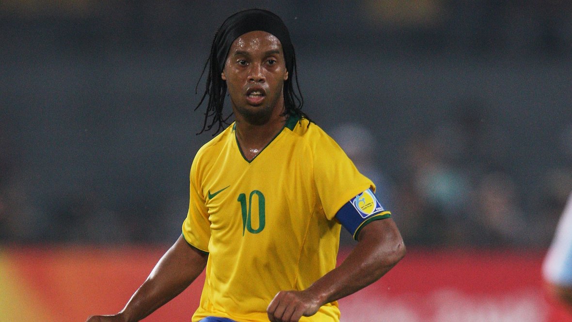 Роналдиньо.