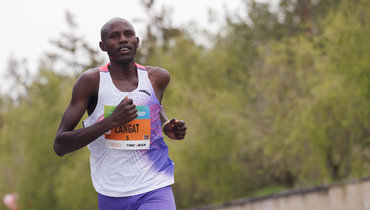 Африканцы на марафонах в России. Зачем они нужны и сколько это стоит?