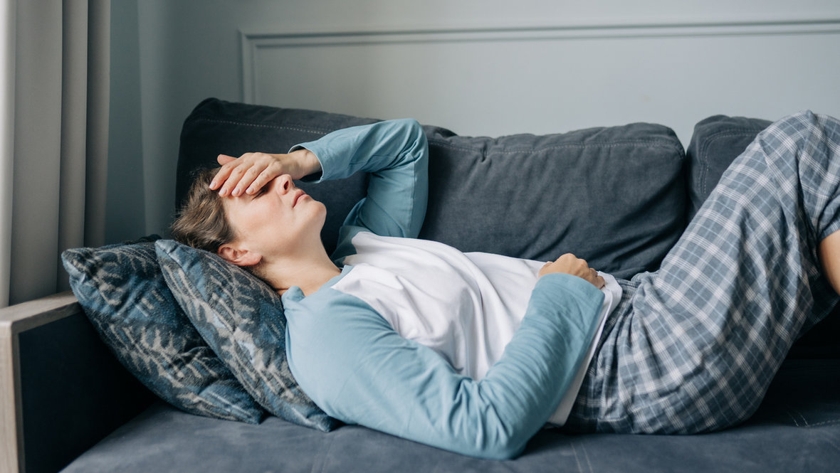 Головная боль у девушки