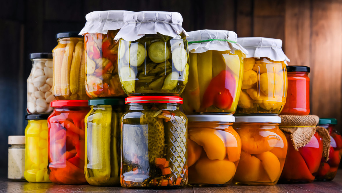 Закрутки на столе