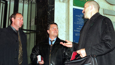 «Экскаватор с ковшом наперевес чуть не срезал половину спартаковского автобуса, еле проскочили». Памяти Александра Хаджи