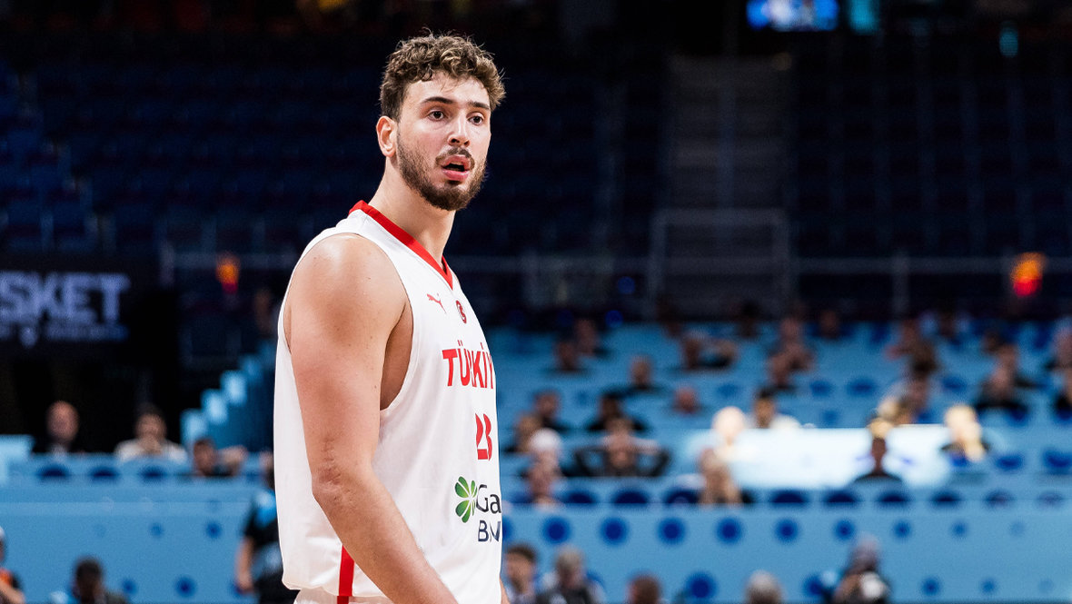 Альперен Шенгюн.