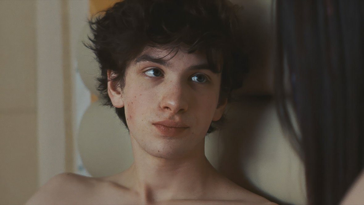 Кадр из фильма «Анора», реж. Шон Бэйкер, Cre Film Film, Nation Entertainment