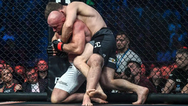 «Хотел его нокаутировать, но недооценил борьбу...» Шлеменко проиграл Белазу в реванше — уснул во время удушающего