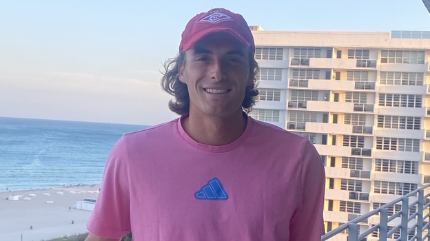 Стефанос Циципас в бейсболке «Спартака».