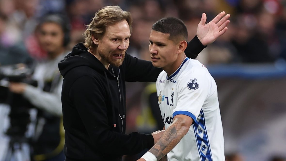 Главный тренер «Динамо» Валерий Карпин и защитник Хуан Касерес.