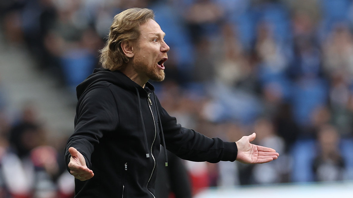 Валерий Карпин.